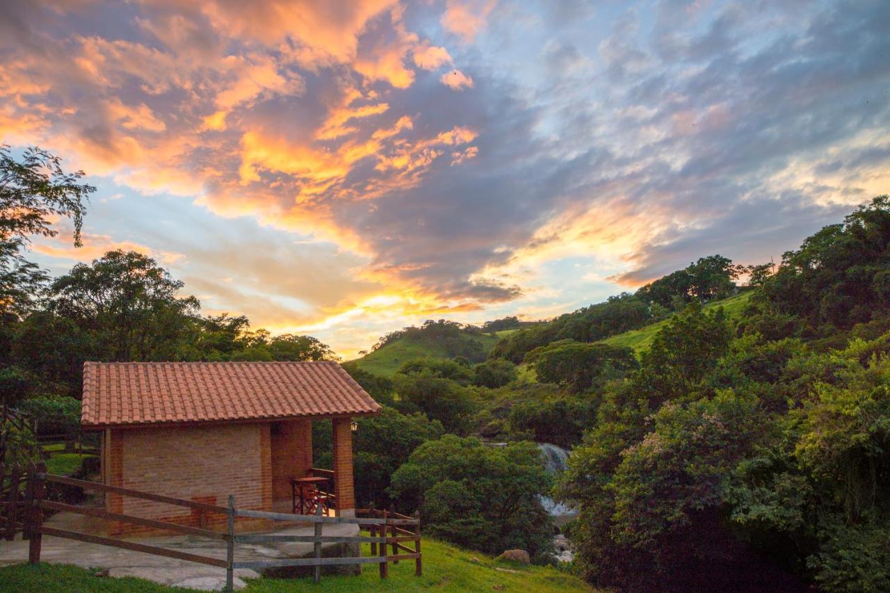 Chales Pedacim Du Ceu Bueno Brandão Exterior foto